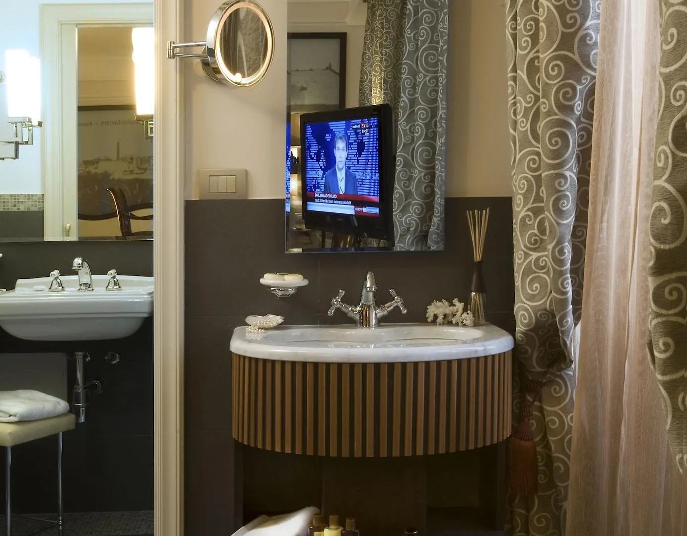 Grand Hotel Savoia Genoa 5*,