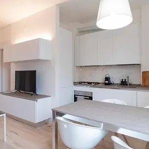 Appartamento New apartment close to Navigli - IULM - Ponti Italia