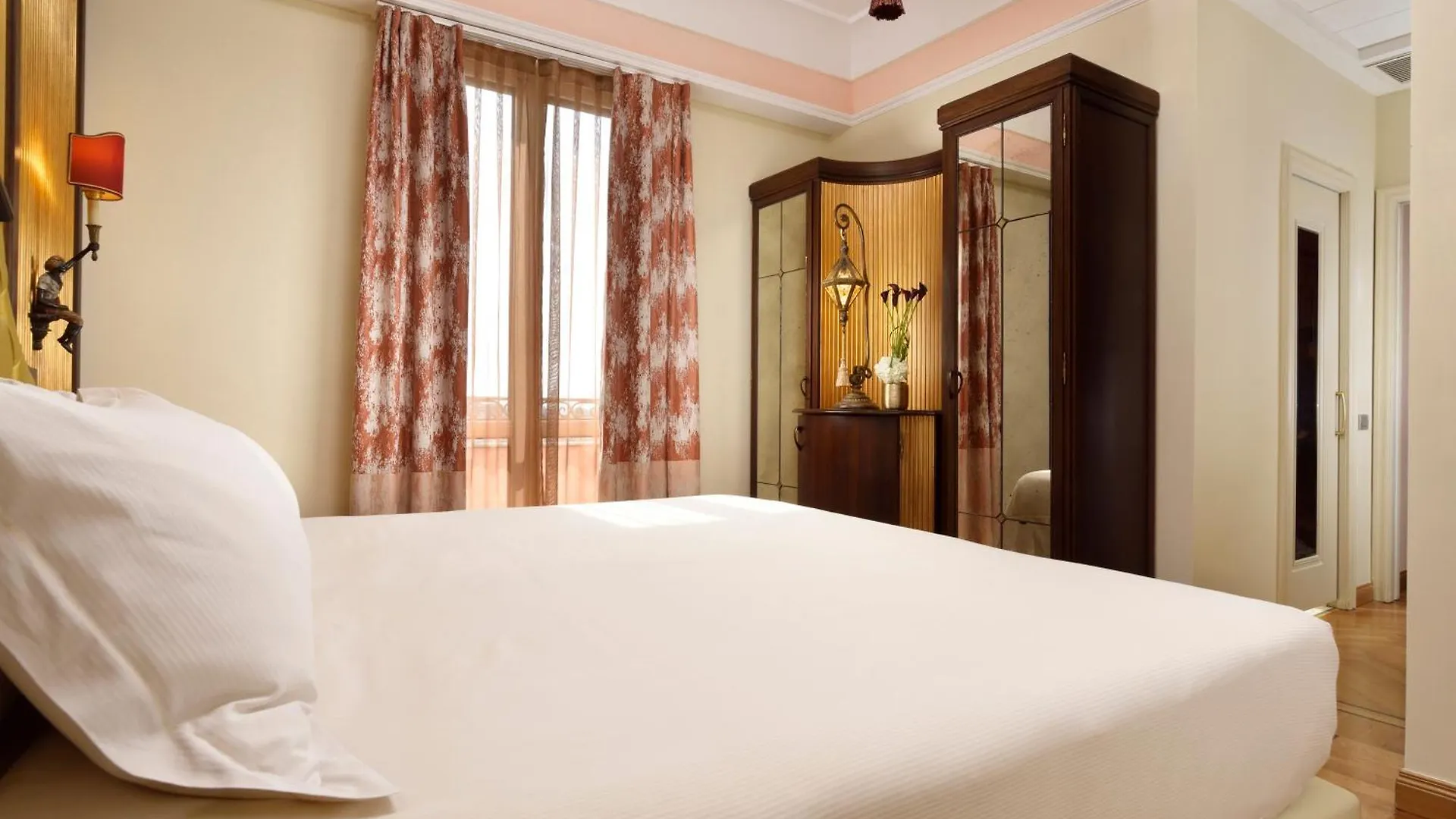 Grand Hotel Savoia Genua Italien